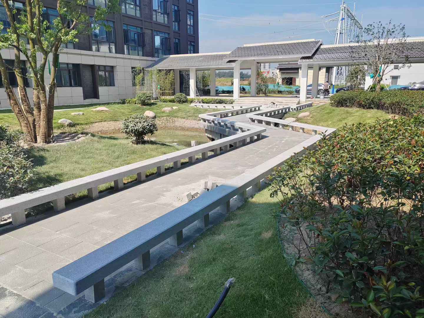 宜春 芝麻灰小区坐凳&栏杆安装效果