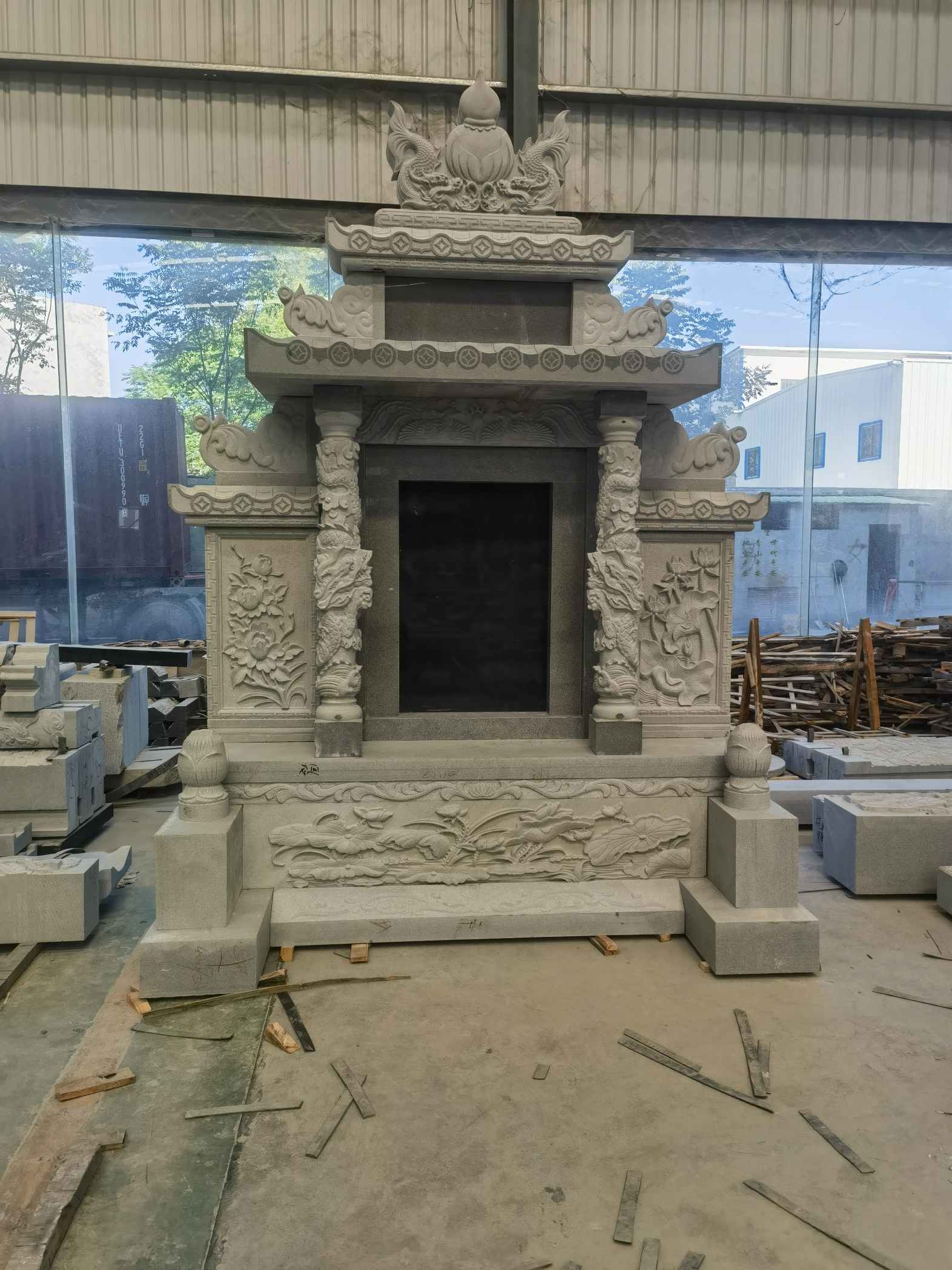 宜春 芝麻灰高档墓碑、土墓，一套也支持定做