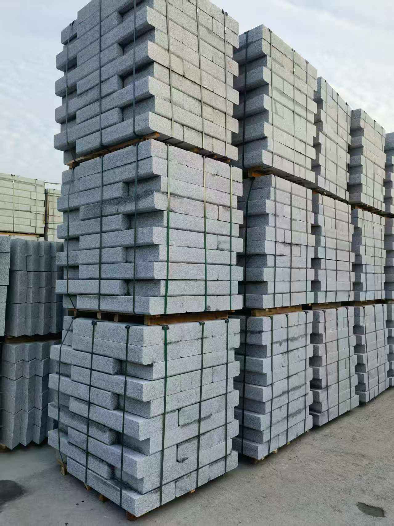 宜春 路沿石（路侧石），颜色一致，尺寸标准