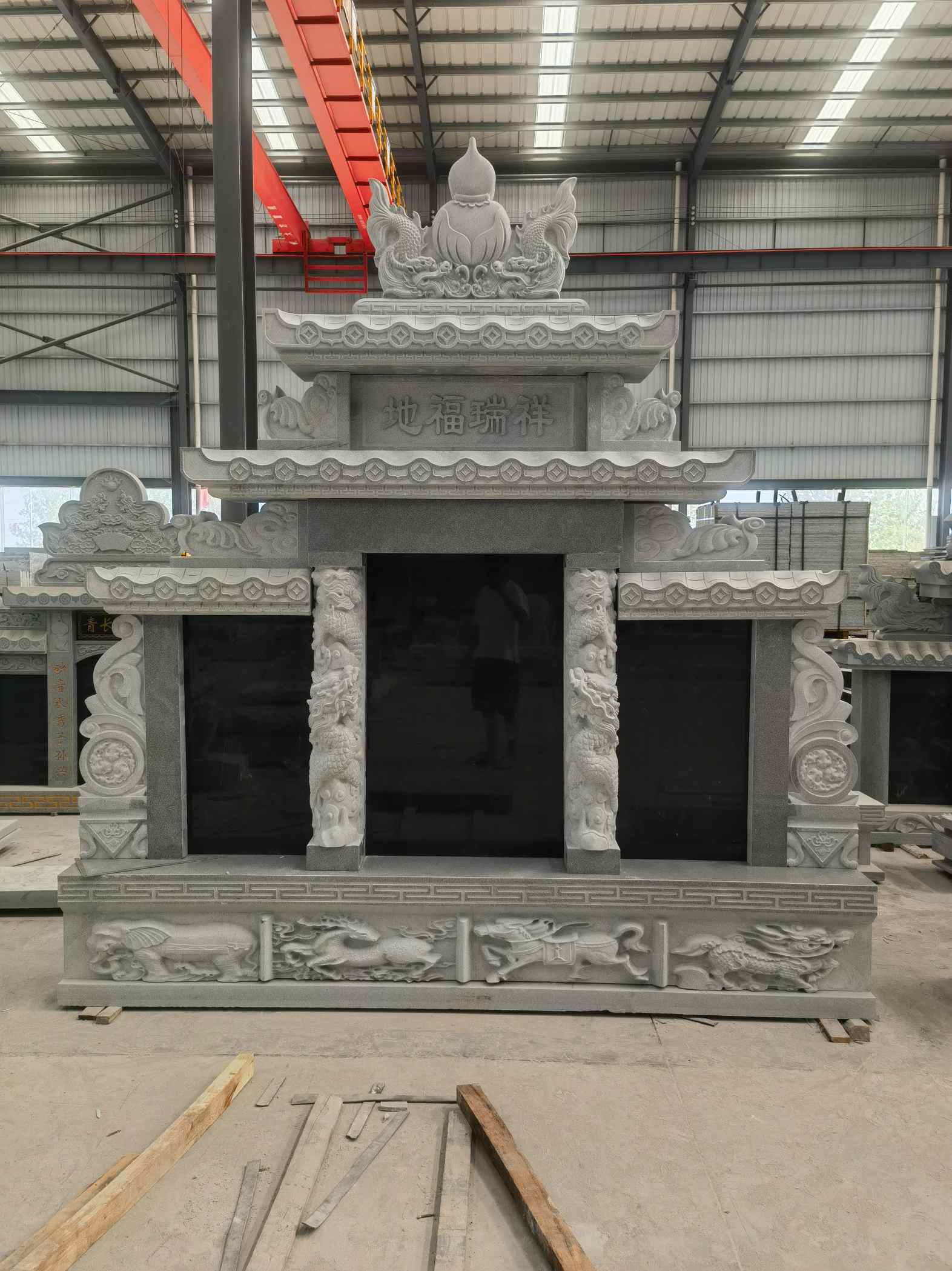 宜春 芝麻灰高档墓碑、土墓，一套也支持定做