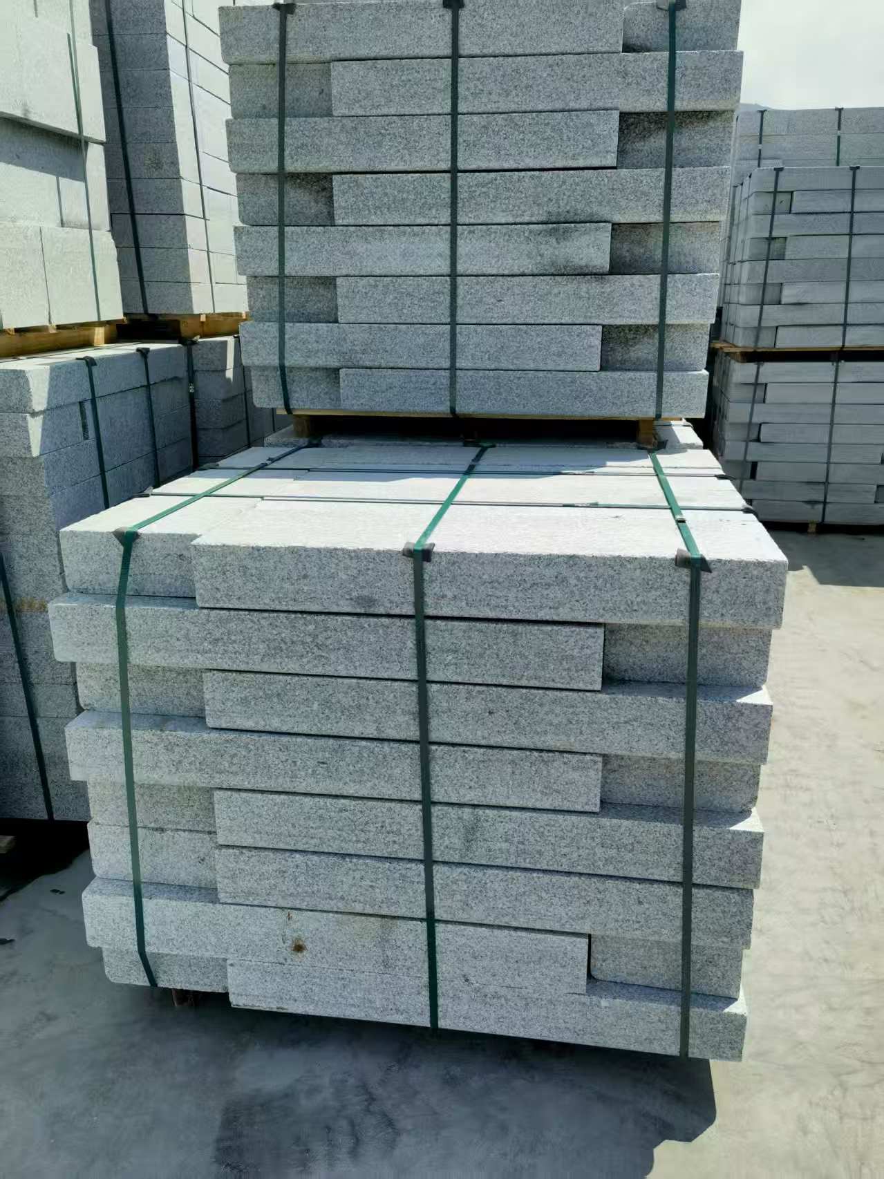 宜春 芙蓉白花岗岩路沿石、平石尺寸标准，色泽均匀